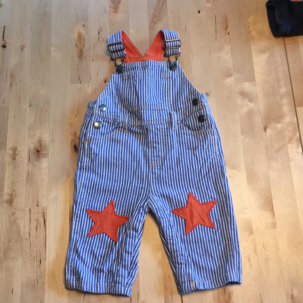 Baby Boden star bib overalls. Size 6-12 months